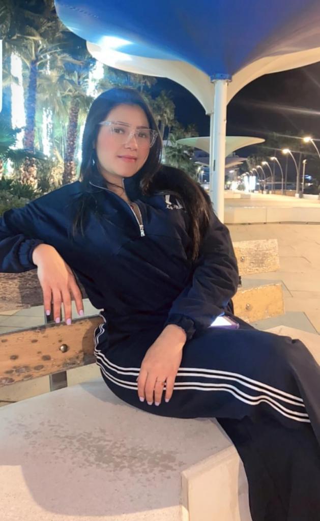 607489433: Chica busca chico en Málaga