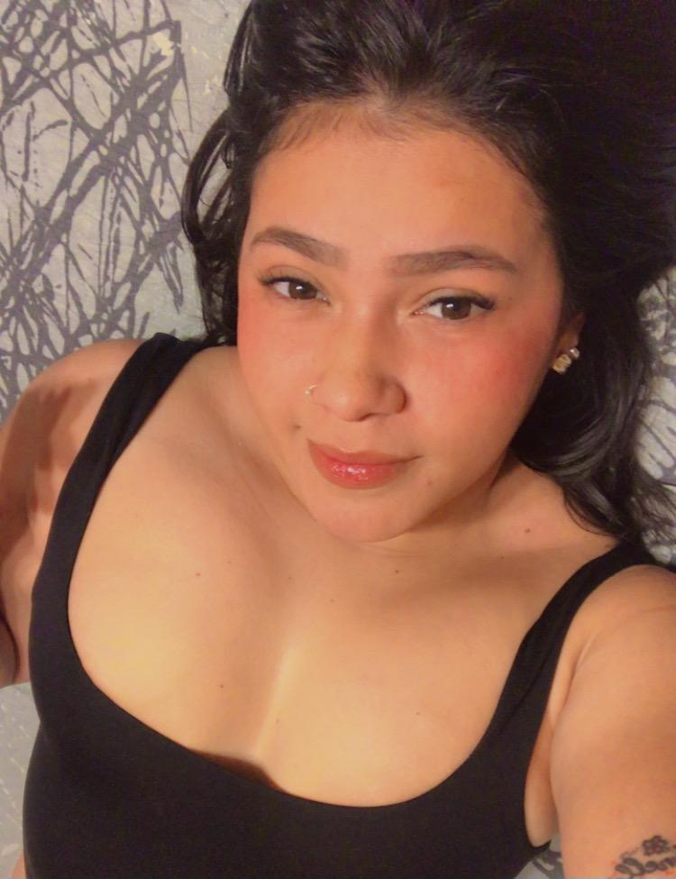 607489433: Chica busca chico en Málaga