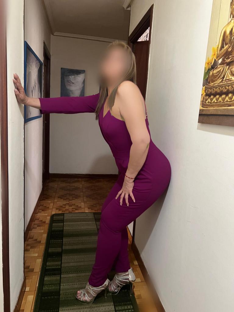 624163095: Chica busca chico en La Coruña