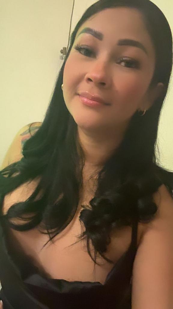 Chica busca chico en Valencia: Chica busca chico