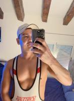 697169993: Chico busca chica en Madrid