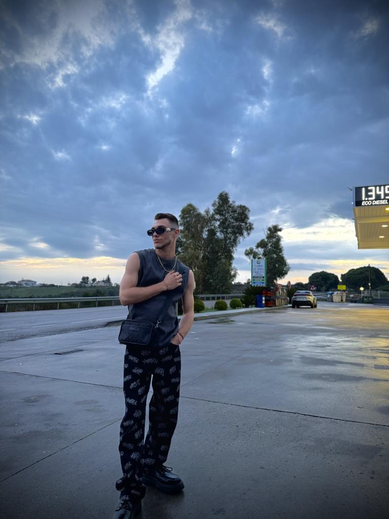 670462674: Chico busca chica en Málaga