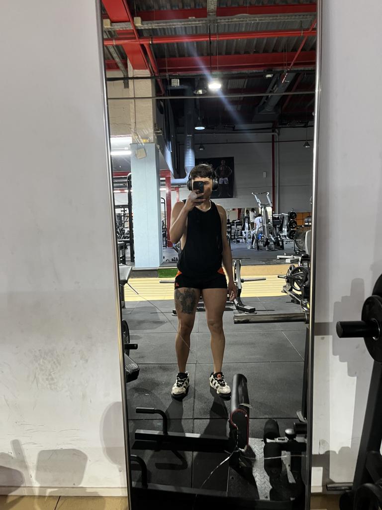 Chico busca chica en Sevilla: 