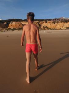 Chico busca chica en Sevilla: 