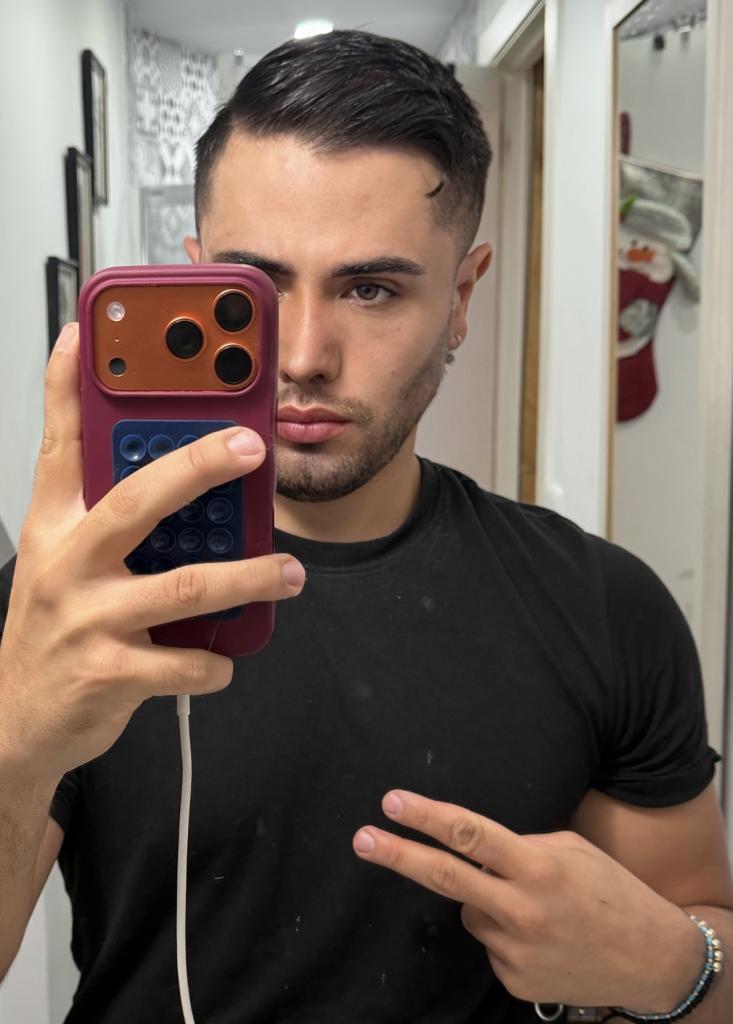 Chico busca chica en Sevilla: 