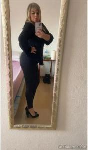 631685484: Chica busca chico en Gerona