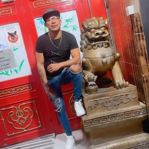 637553208: Chico busca chica en Barcelona