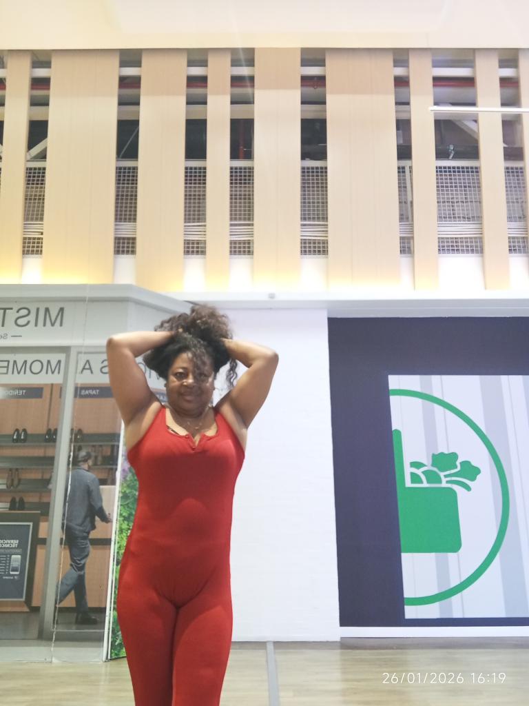 641010831: Chica busca chico en Sevilla