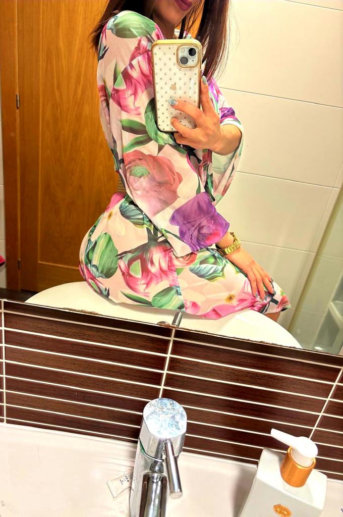 623932993: Chica busca chico en La Coruña