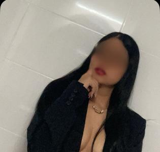 651120499: Chica busca chico en Barcelona