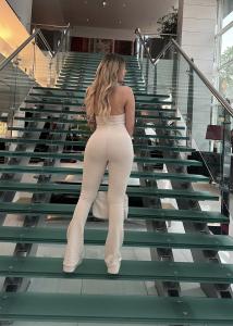 607656454: Chica busca chico en Granada