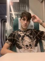 642339869: Chico busca chica en Barcelona