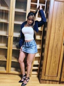 613962430: Chica busca chico en Orense