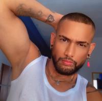 604169691: Chico busca chica en Barcelona