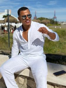 Chico busca chica en La Coruña: 