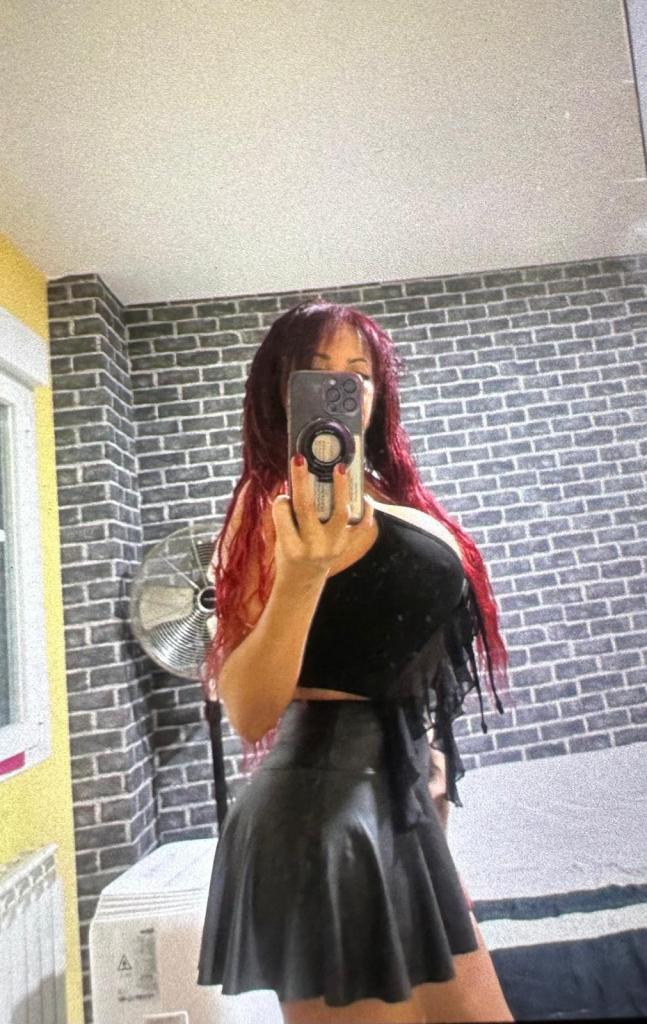 601503311: Chica busca chico en Orense