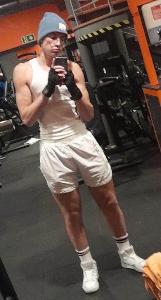 607589451: Chico busca chica en Valladolid