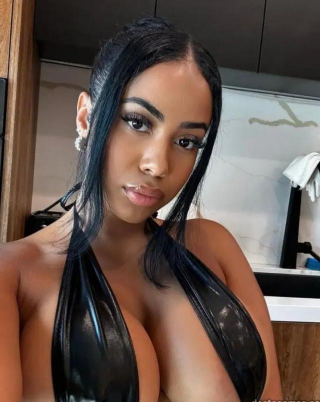 610150919: Chica busca chico en Cádiz