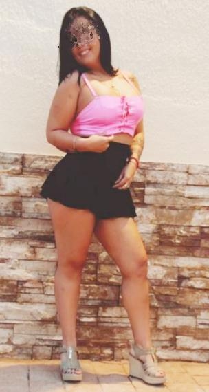 695320282: Chica busca chico en Navarra