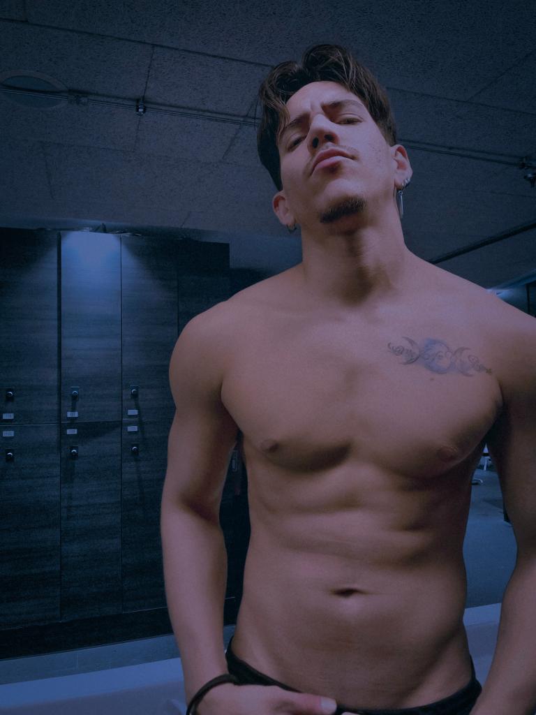 667468615: Chico busca chica en Barcelona