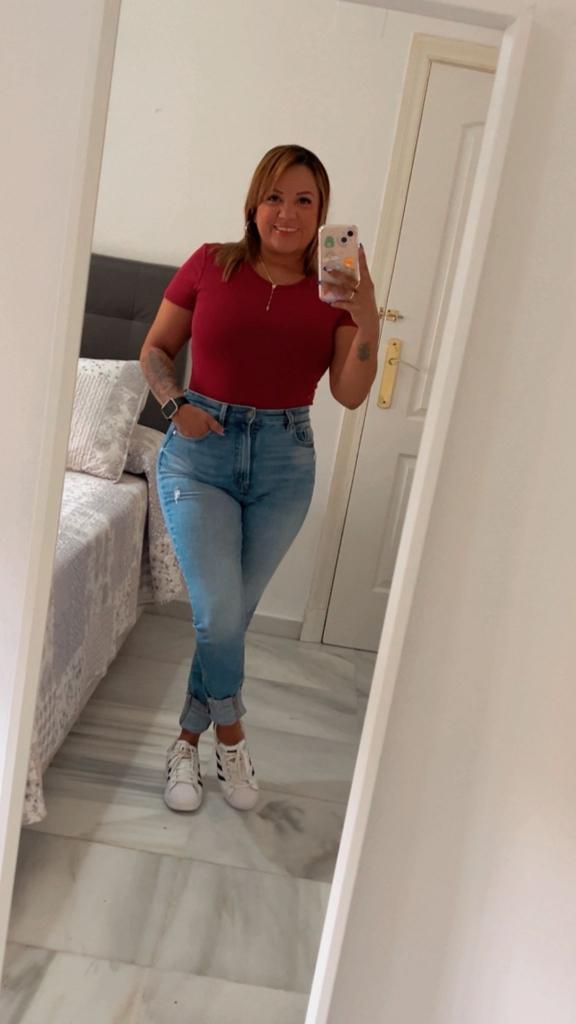 699387190: Chica busca chico en Cádiz