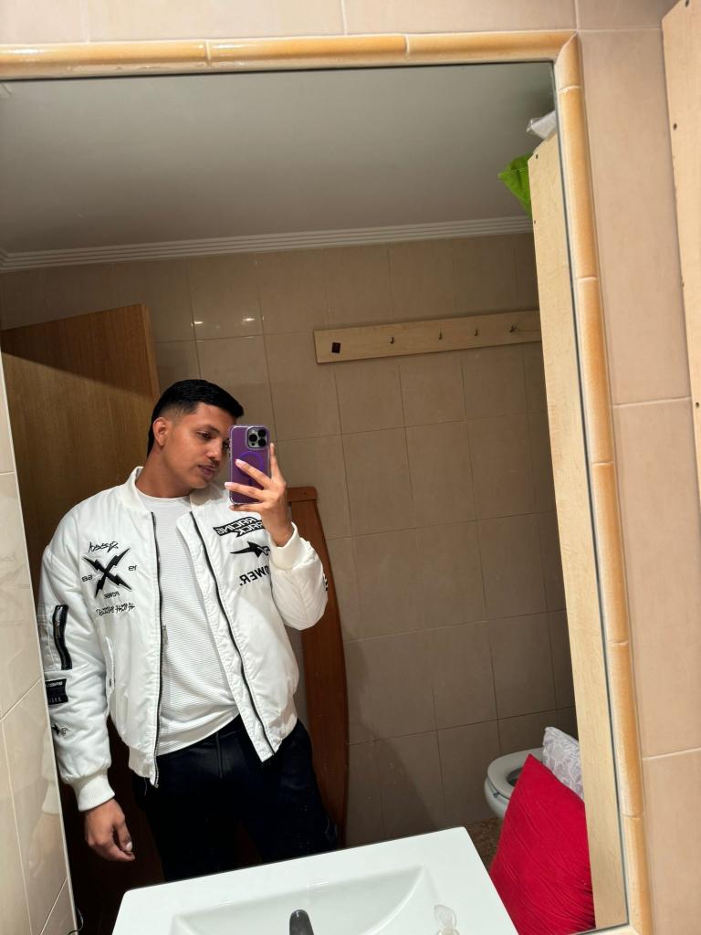 Chico busca chica en Cantabria: 