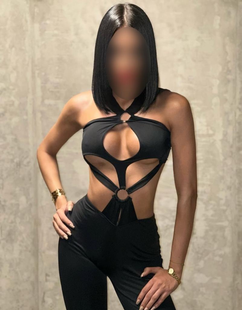 Chica busca chico en Almería: 