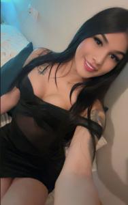 663949763: Travesti en León