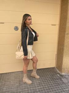 613830783: Chica busca chico en Gerona