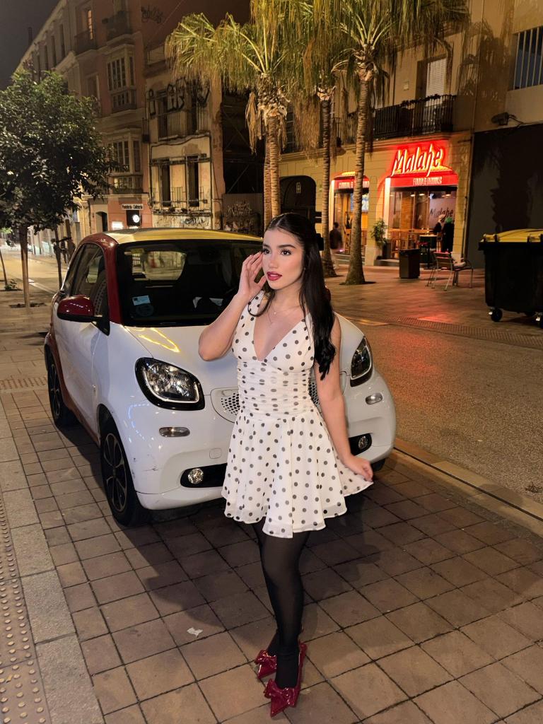 604368361: Chica busca chico en Málaga