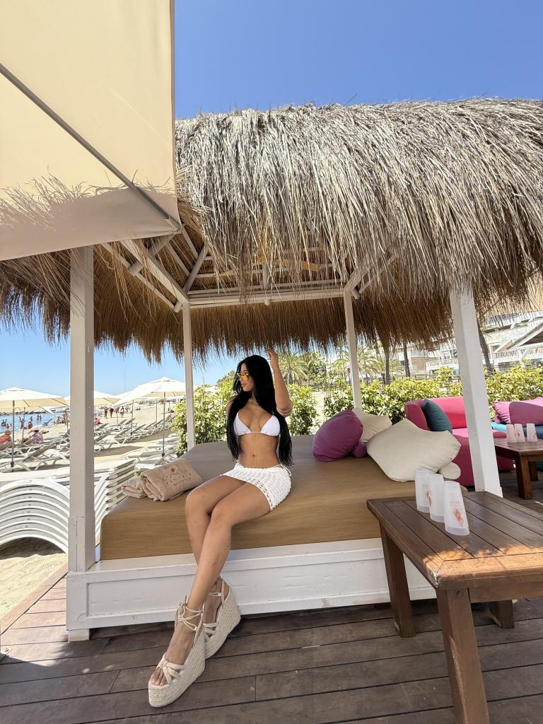 Chica busca chico en Cádiz: 