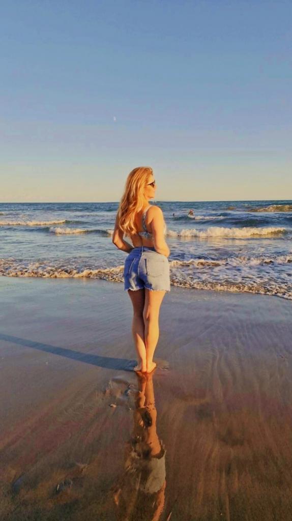 687563911: Chica busca chico en Lérida