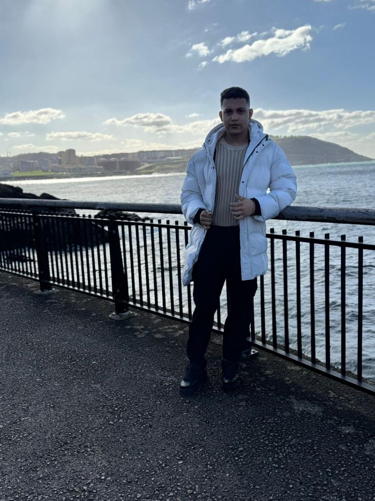 613856352: Chico busca chica en Cantabria