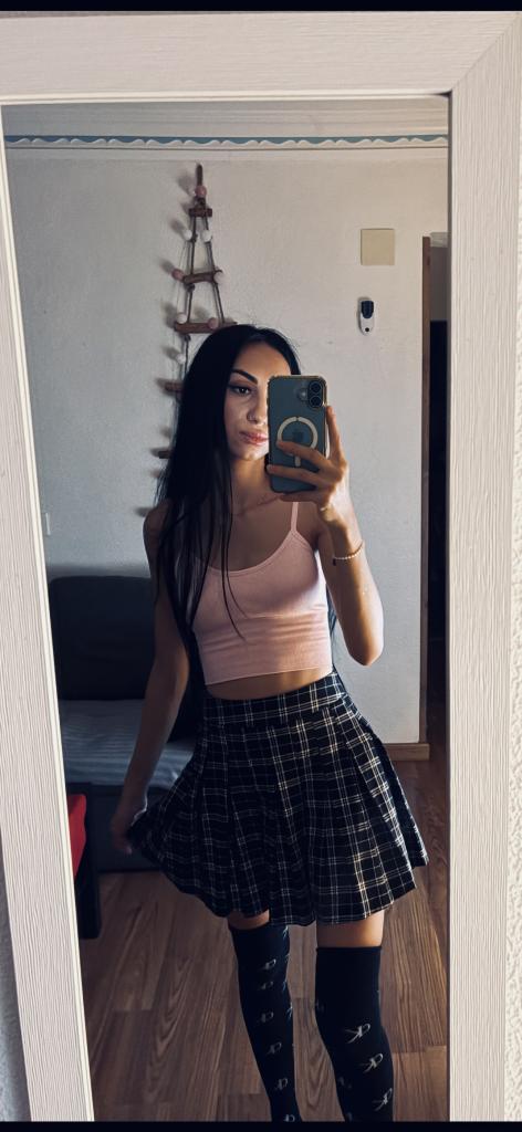 Chica busca chico en Almería: 