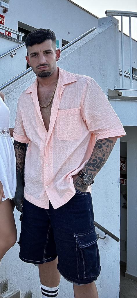 618794260: Chico busca chica en Barcelona