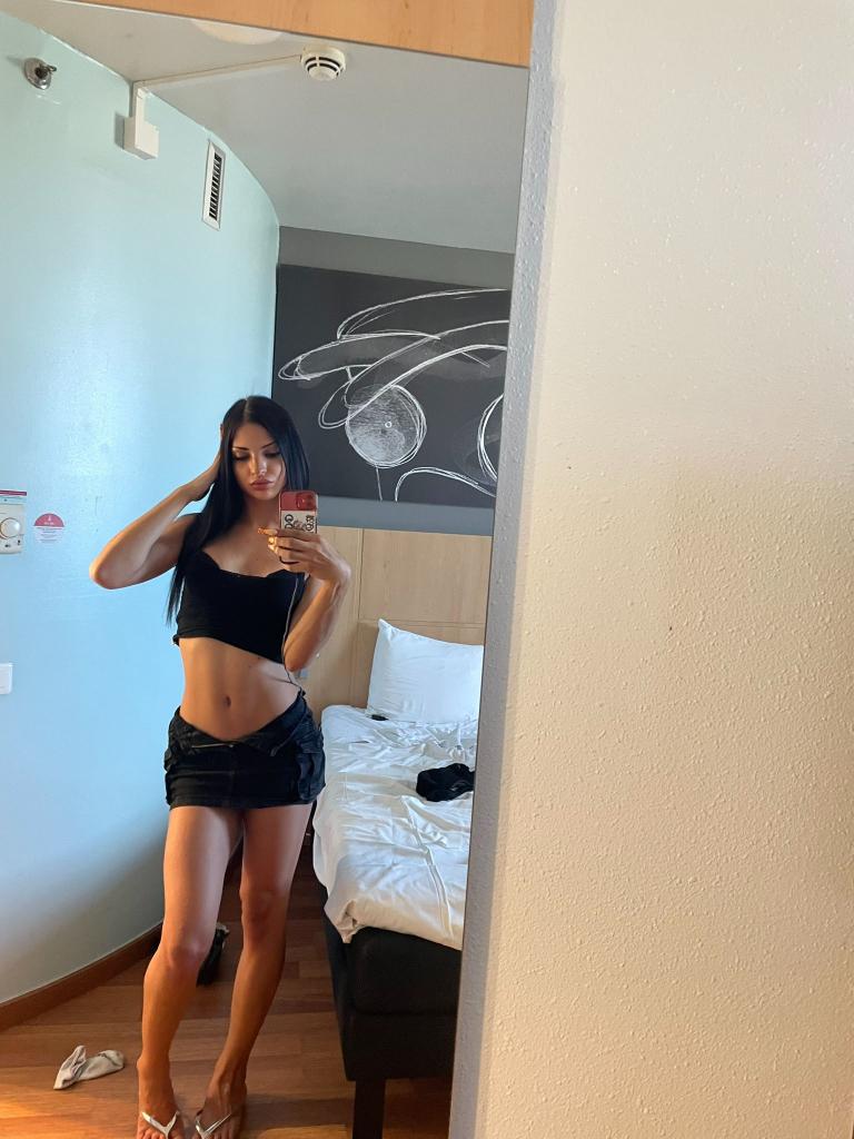 615796780: Transexual en Barcelona