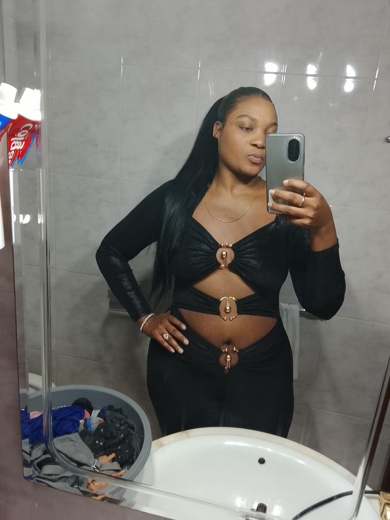 613457236: Chica busca chico en Cantabria