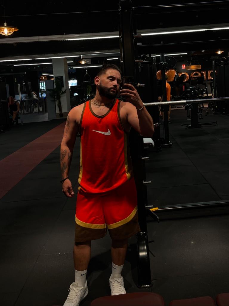 617877738: Chico busca chica en Madrid