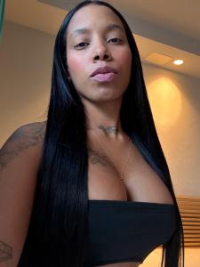 663117128: Chica busca chico en Barcelona