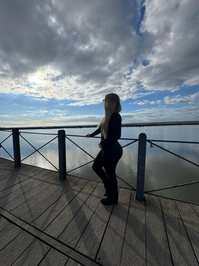 Chica busca chico en Huelva: 