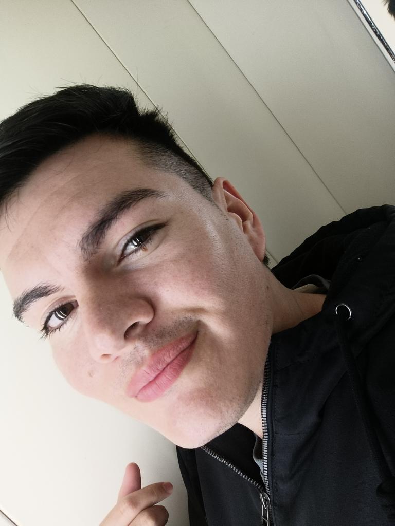 695992626: Chico busca chica en Asturias