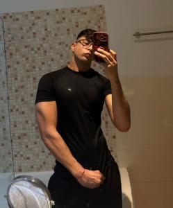 624492415: Chico busca chica en Toledo