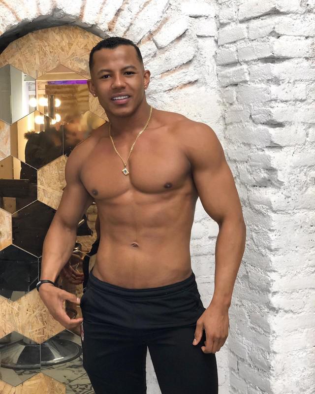 Chico busca chica en La Coruña: 