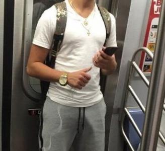 Chica busca chico en Sevilla: 