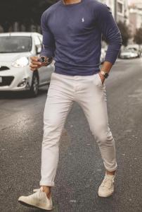 Chico busca chica en Sevilla: 