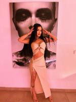 697756213: Chica busca chico en Madrid