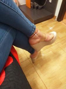 654790894: Chica busca chico en Madrid