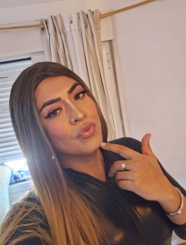 742089739: Travesti en Álava