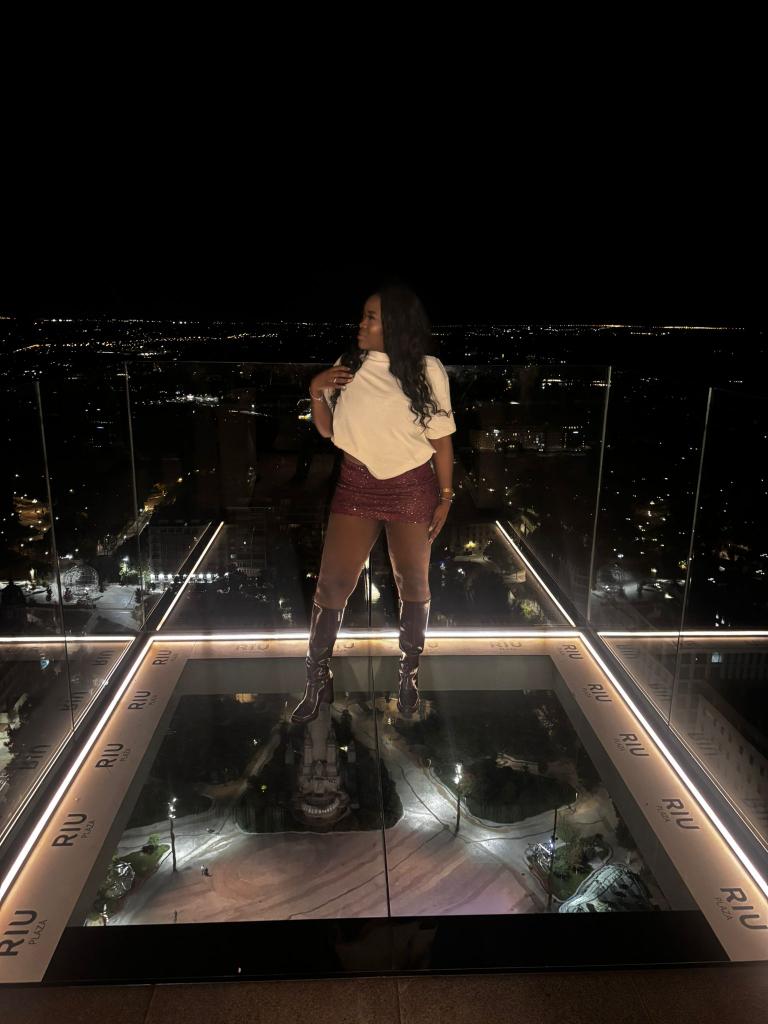 Chica busca chico en Cádiz: 