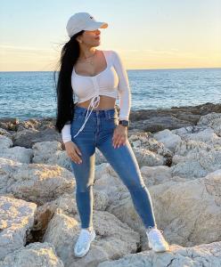 742030687: Chica busca chico en Barcelona